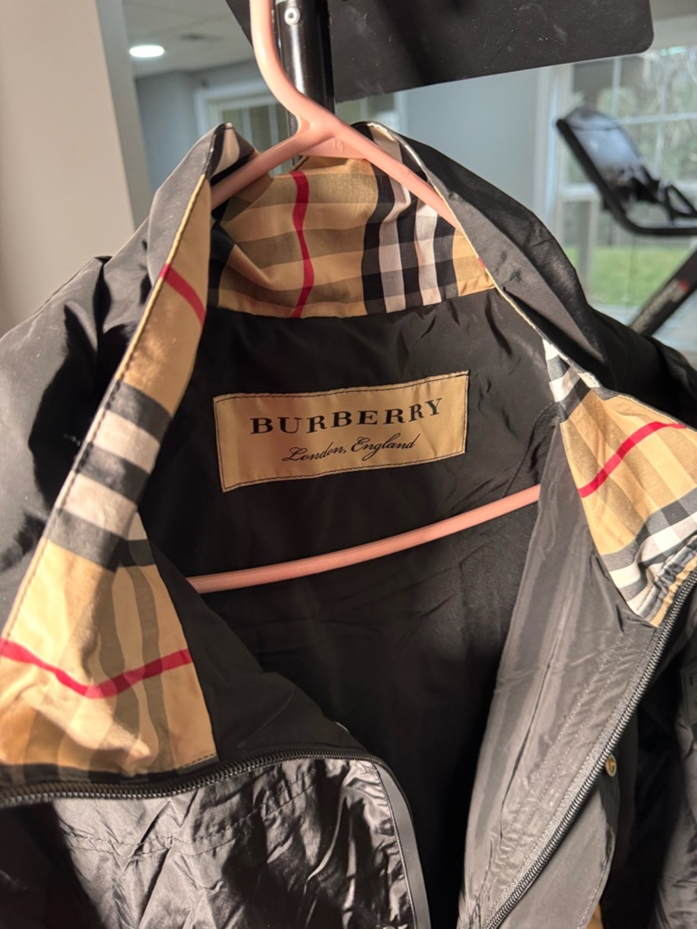 Burberry Black Lightweight Hooded Jacket with Signature Check Lining small used - Picture 3 of 3